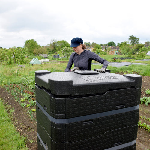 Extra large compost bin: the HOTBIN Mega 700L hot composter